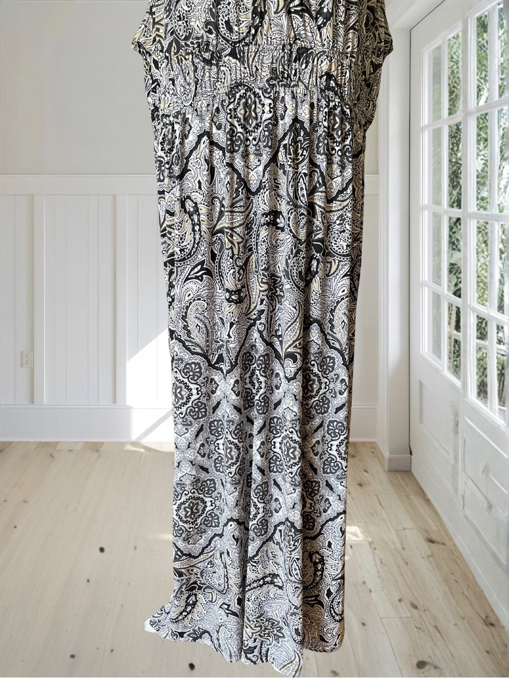Simply Emma 1X Plus Size Paisley Boho Maxi Dress Smocked Waist V-Neck Casual - Picture 4 of 13